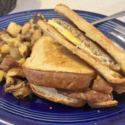 The Bay Diner - Breakfast sandwich with sausage