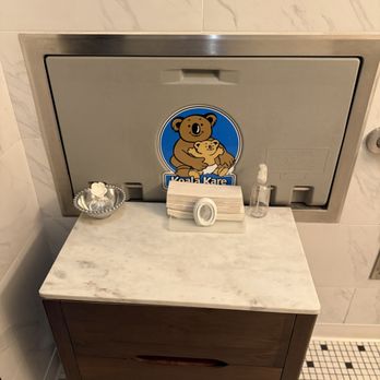 Madrina - Blocked Changing Table - Italian Near Me - Webster Groves, Missouri