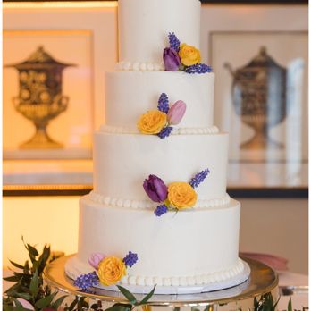 Flowers and Plants - Wedding Cake Floral display - Nurseries & Gardening Near Me - Lean, Virginia
