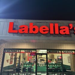 Labella's Pizzeria - Outside pick perfect pizza joint