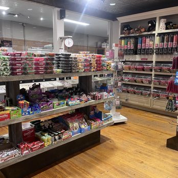 Old Mill Candy Kitchen - Candy Stores Near Me - Pigeon Forge, Tennessee