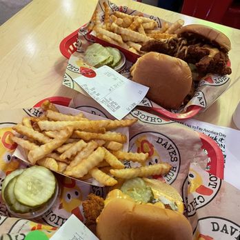 Dave's Hot Chicken - Chicken Shop Near Me - Minnetonka, Minnesota