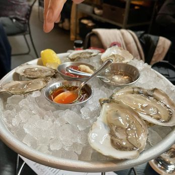Row 34 - Seaport - Oysters - New American Near Me - Boston, Massachusetts