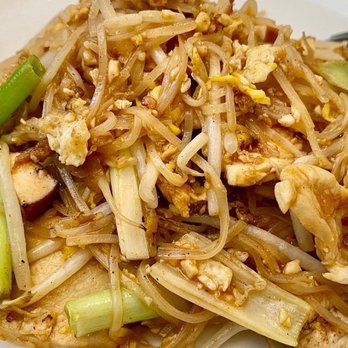 Pimaan Thai Restaurant - Pad Thai with chicken - Thai Near Me - Emerson, New Jersey