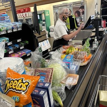 Stater Bros. Markets - Just wanted to shout out Ben and his team they are so helpful and go above and beyond. And friendly and courteous Samantha. - Grocery Near Me - Hemet, California