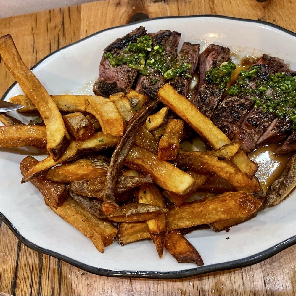 The Stones Common House & Kitchen - Steak frites - American Near Me - Stoneham, Massachusetts The Stones Common House & Kitchen - Steak frites - American Near Me - Stoneham, Massachusetts