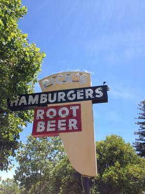 Pick's Drive-In by null