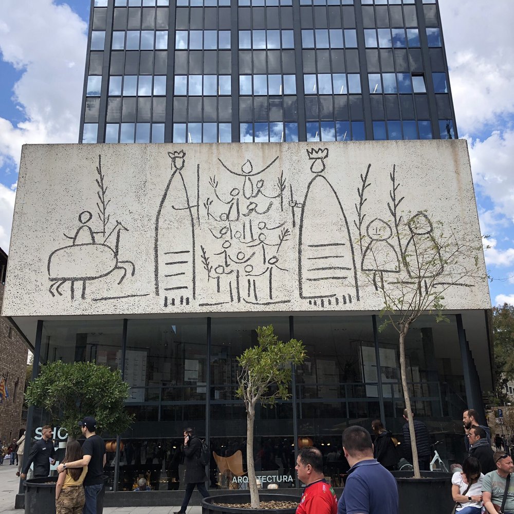 Barcelona Walking Tours - Public art from Picasso, seen on Barcelona Walking Tours from the tourism info center in Pl Catalunya. - Walking Tours Near Me - Barcelona, B