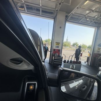 Valvoline Instant Oil Change - Oil Change Stations Near Me - Glendale, Arizona Valvoline Instant Oil Change - Oil Change Stations Near Me - Glendale, Arizona