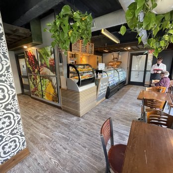 Valsos Cafe & Bar - Bars Near Me - Revere, Massachusetts Valsos Cafe & Bar - Bars Near Me - Revere, Massachusetts