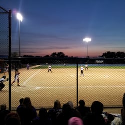 Redmond Park - Lighted field.
