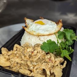 Zaap Der Thai & Lao Kitchen - Garlic Black Pepper Chicken with Steamed Jasmine Rice & Topped with a Fried Egg