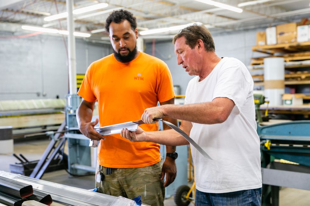 INTRAWEST SEAMLESS GUTTERS Updated August 2024 23 Photos 3005