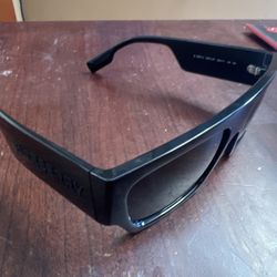Sunglass Hut - Burberry's on point