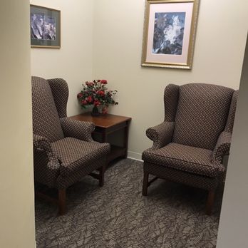 Fort Smith Regional Airport - In case you'd like to hangout in the ladies restroom - Airports Near Me - Fort Smith, Arkansas