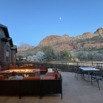 SpringHill Suites by Marriott Springdale Zion National Park - Outdoor patio - Hotels Near Me - Springdale, Utah SpringHill Suites by Marriott Springdale Zion National Park - Outdoor patio - Hotels Near Me - Springdale, Utah