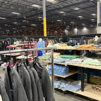 VICI Outlet - Store is clean, organized and service friendly - Women's Clothing Near Me - Fairfield, California VICI Outlet - Store is clean, organized and service friendly - Women's Clothing Near Me - Fairfield, California