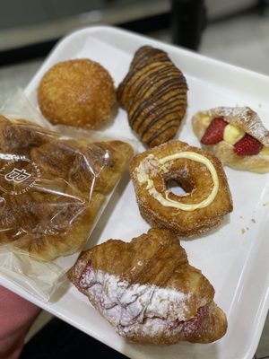 Paris Baguette by null