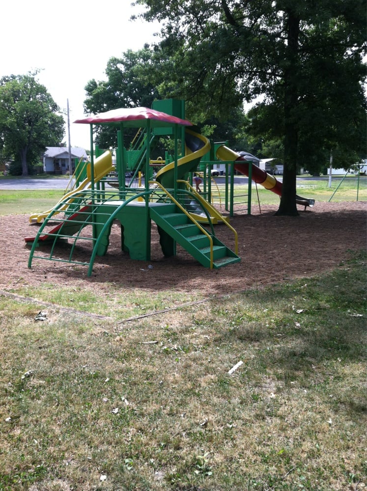 SOUTH ROXANA DAD’S CLUB 417 Roxana Ave, South Roxana, Illinois