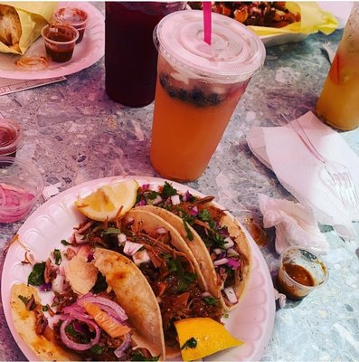 Carnitas El Artista by null