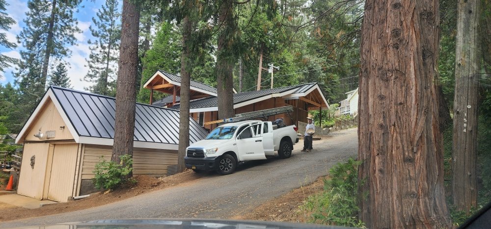 Slide of Julio & Family Roofing