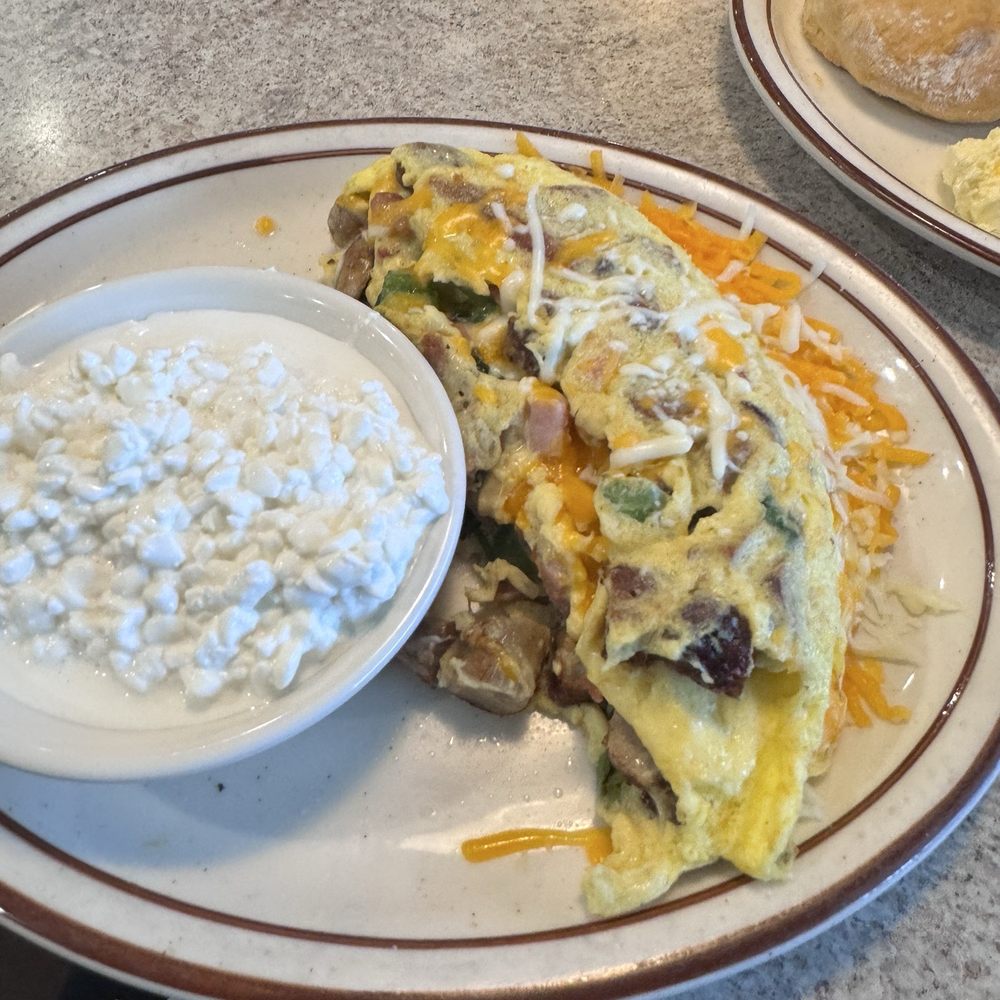 Spencer's Restaurant - Hobo omelet - Breakfast & Brunch Near Me - Bakersfield, California Spencer's Restaurant - Hobo omelet - Breakfast & Brunch Near Me - Bakersfield, California