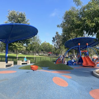 POINSETTIA COMMUNITY PARK - Updated March 2025 - 114 Photos & 48 ...