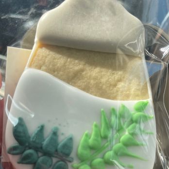 All Buttered Up Bakery - Baby bottle tied into safari adventure theme - Desserts Near Me
