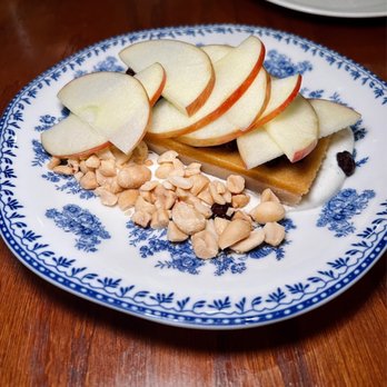Community Tavern - Peanut Butter & Apple Pave - New American Near Me - Chicago, Illinois Community Tavern - Peanut Butter & Apple Pave - New American Near Me - Chicago, Illinois