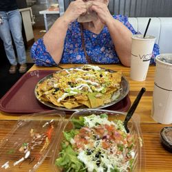 Victor's Mexican Grill - Steak bowl and nachos