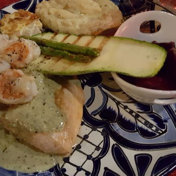 Sandrina's - Salmon special with pesto sauce, mashed potatoes, veggies, beets, quiche. - Mediterranean Near Me - Bahía de Banderas, NAY Sandrina's - Salmon special with pesto sauce, mashed potatoes, veggies, beets, quiche. - Mediterranean Near Me - Bahía de Banderas, NAY