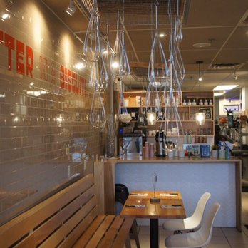 Chewie's Chicken & Biscuits - Interior - Sandwiches Near Me - Vancouver, British Columbia