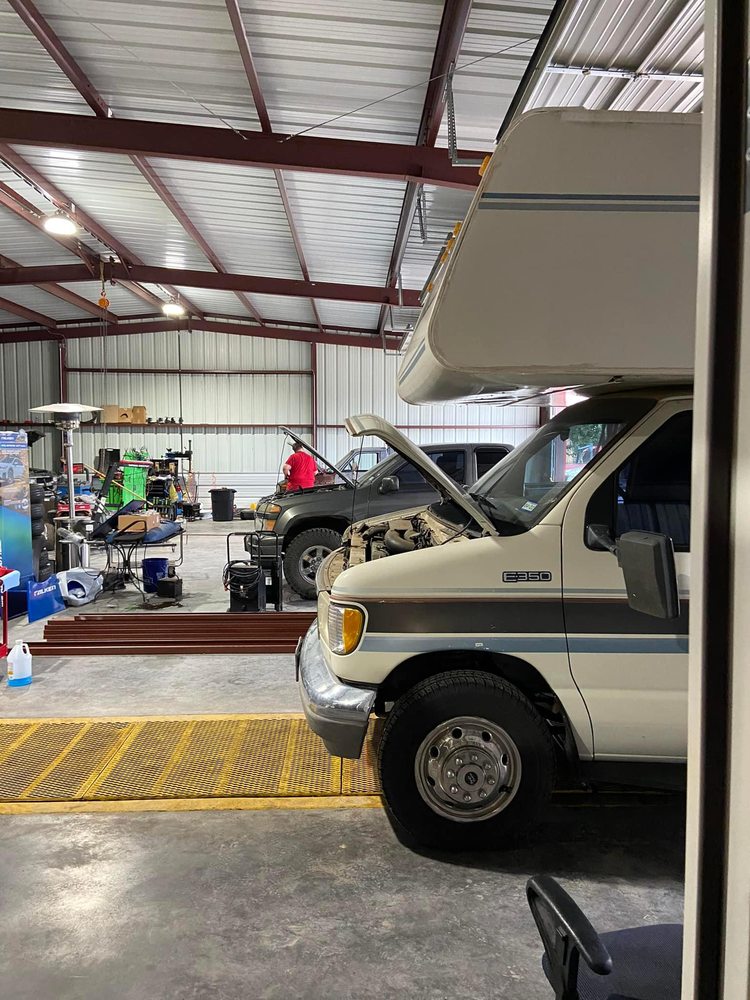 SKELTON’S SHOP Updated May 2024 13 Photos 213 E Wichita St