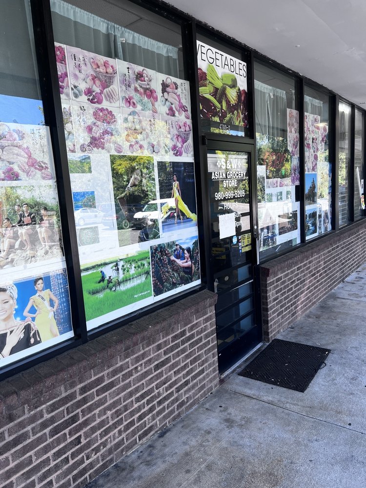 S&W ASIAN GROCERY STORE Updated August 2024 14 Photos 4709