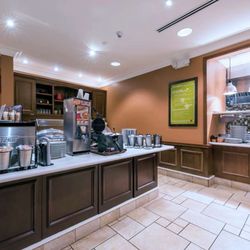Hilton Garden Inn Devens Common - Breakfast Area