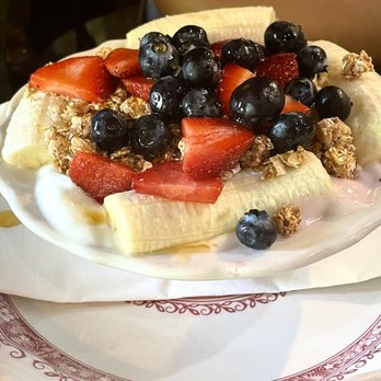 Maple Sugar & Vermont Spice - Yogurt Banana Boat - Specialty Food Near Me - Mendon, Vermont