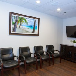 Daniel S Yanni, MD