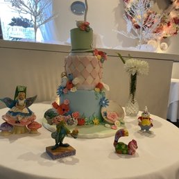 We had tea party shower at The Hidden Tea Room in Lodi. The staff and owner were amazed by the cake from Fizz Bakery. It was perfect.