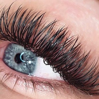 Queen Lashes - "Classic" eyelash extensions - Eyelash Service Near Me Queen Lashes - "Classic" eyelash extensions - Eyelash Service Near Me