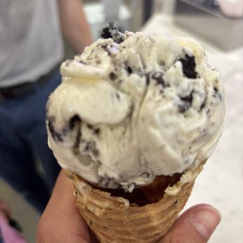 Moo Thru - Ice Cream & Frozen Yogurt Near Me - Charlottesville, Virginia