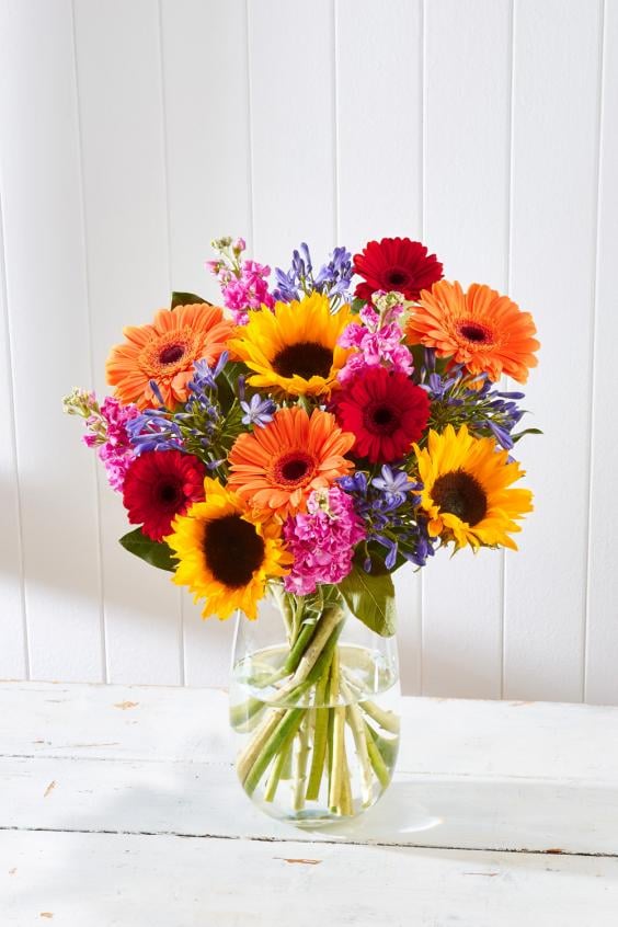 MONTECITOS FLOWERS Updated June 2024 820 S San Pedro St, Los