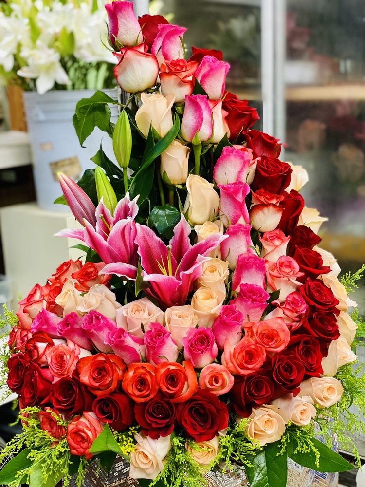 CAT TUONG FLOWERS & GIFTS 1086 Photos & 42 Reviews Wedding Planning 5210 W 1st St, Santa