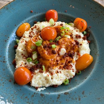 Tavern & Table - Wonderful Shrimp & Grits - New American Near Me - Mt. Pleasant, South Carolina Tavern & Table - Wonderful Shrimp & Grits - New American Near Me - Mt. Pleasant, South Carolina