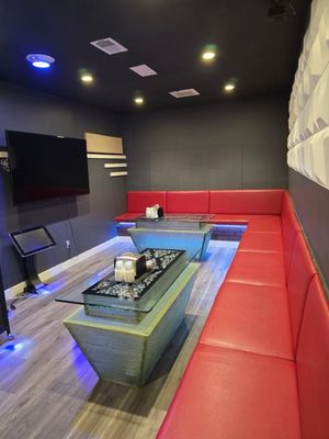 Tee Off Bar & Grill by null