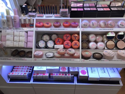 Etude House & Innisfree by null