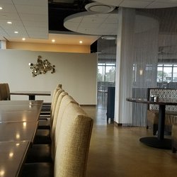 Teddy's Restaurant and Lounge - Modern decor