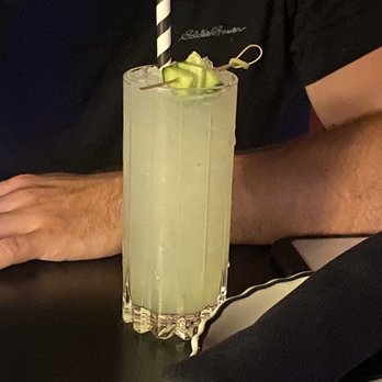 Pearl's Deep Dive - Cocktail Bars Near Me - Royal Oak, Michigan