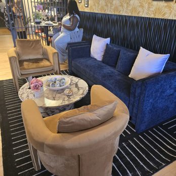 Boyd Cru Wines - Lounge area - Wine Tasting Room Near Me - Savage, Maryland Boyd Cru Wines - Lounge area - Wine Tasting Room Near Me - Savage, Maryland