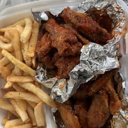 Hot and sweet chili wings with dries