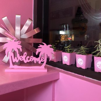 Malu - From the inside - Desserts Near Me - Honolulu, Hawaii